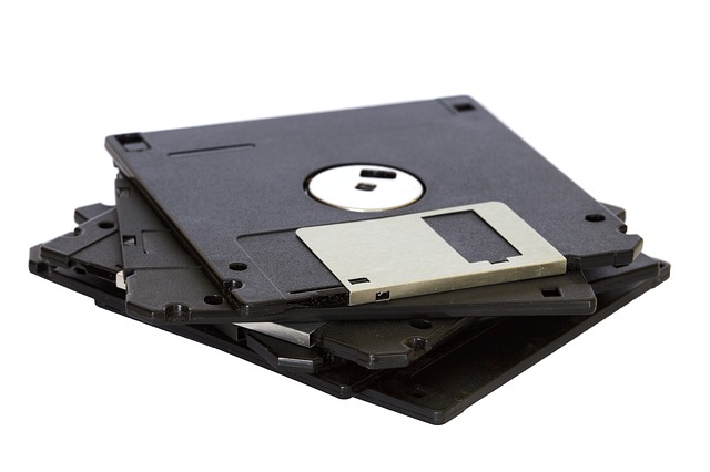černé diskety